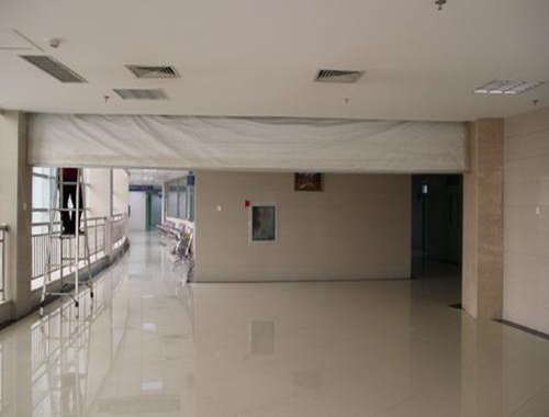 活動式擋煙垂壁